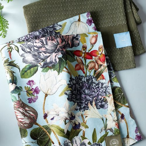 https://petalspatio.com/cdn/shop/products/852158-RBG-Kew-Bee-Floral-2-Pack-Tea-Towels_800x.jpg?v=1696530932